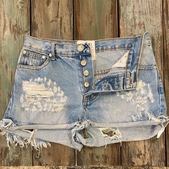 One Teaspoon Sz 5 (27) Denim Shorts Hawks High Rise Destroyed Ripped Butt - Picture 2 of 14